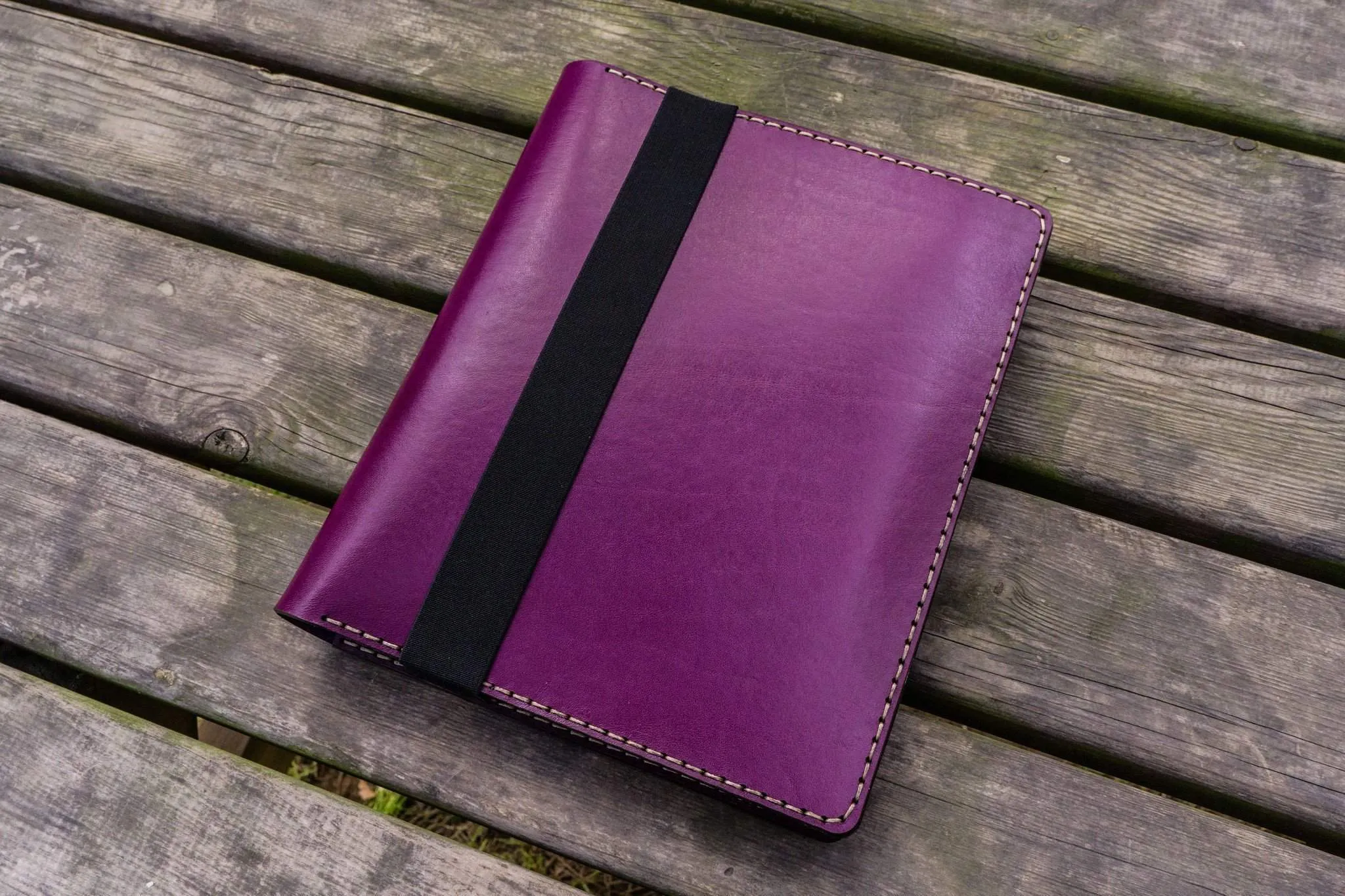 iPad Air/Pro & Extra Large Moleskine Cover - Purple
