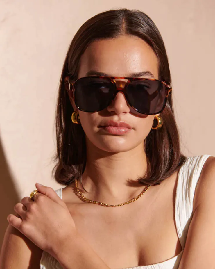 Musty Aviator Sunglasses Tort
