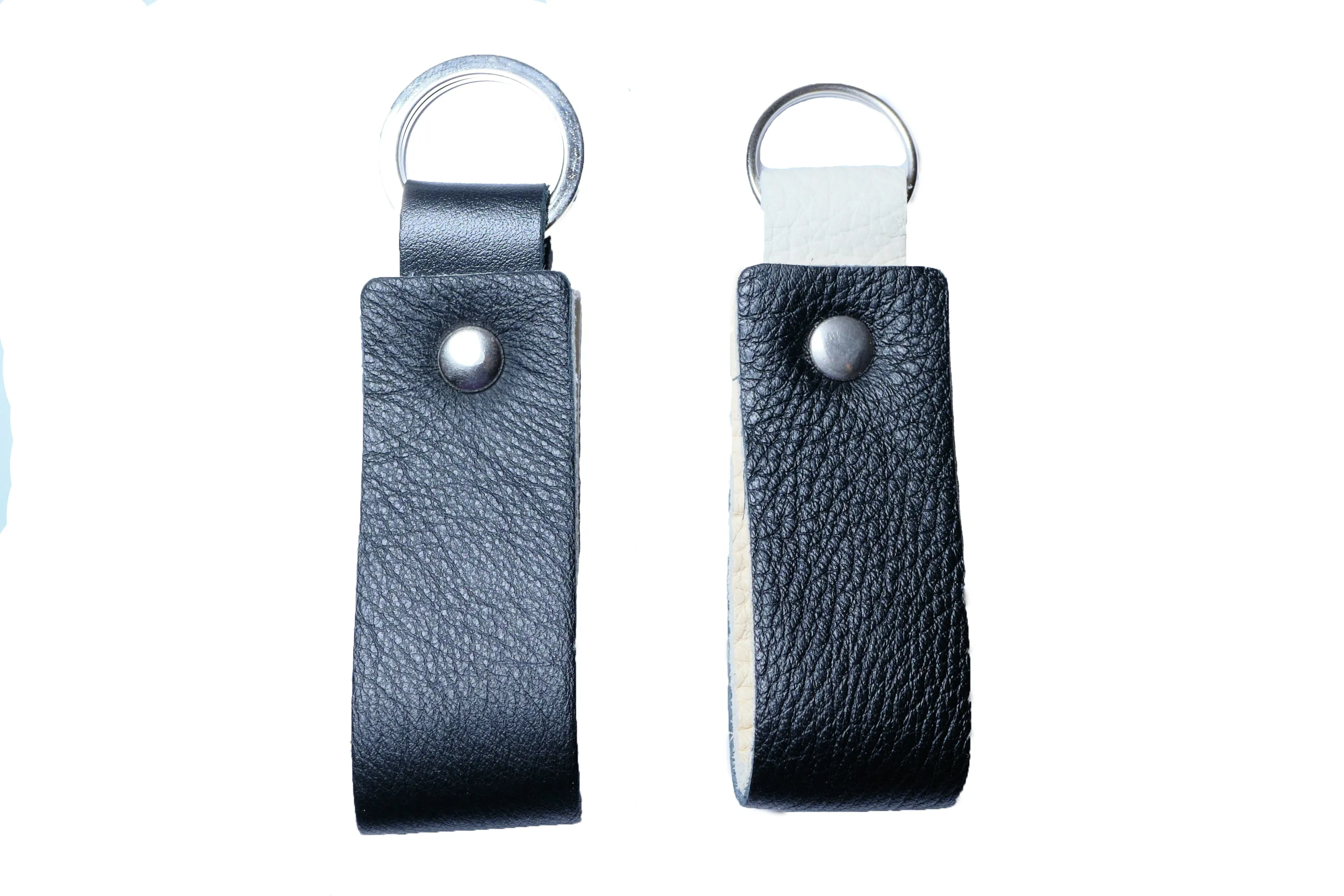 Nero Wallet - Cool Leather Keychain for Men and Women - Key Holder - Key Organizer - Double Colors Leather - Set of 2 - Random Colors